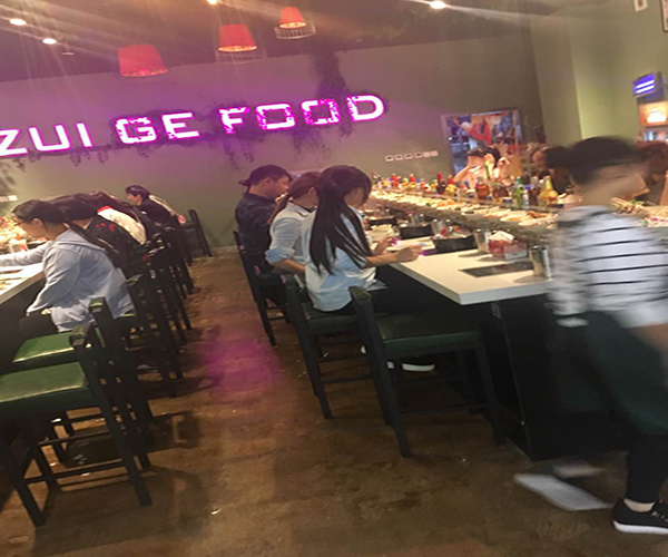 嘴哥时尚小火锅加盟费用