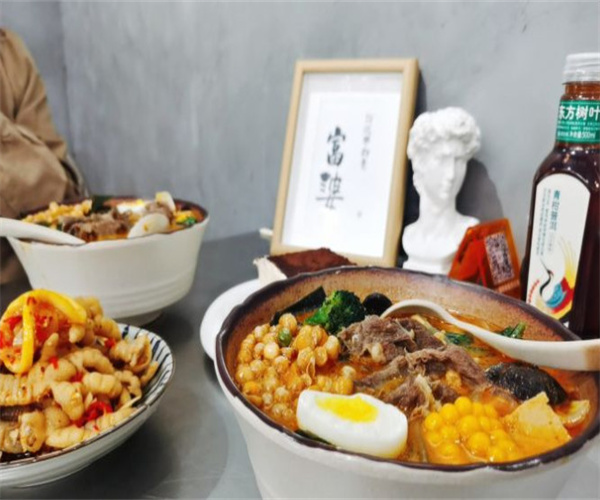 破浪美食研究所加盟费用