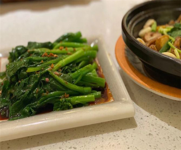 蛙乐意肥肠牛蛙煲加盟费用