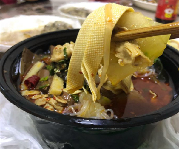 一个人的毛血旺加盟费用