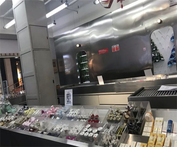 ME&WE米薇大牌集合仓加盟费用