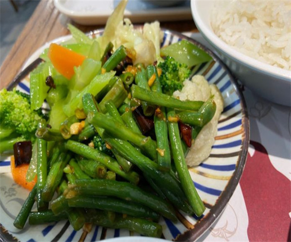 杨小犟牛肉饭加盟费用