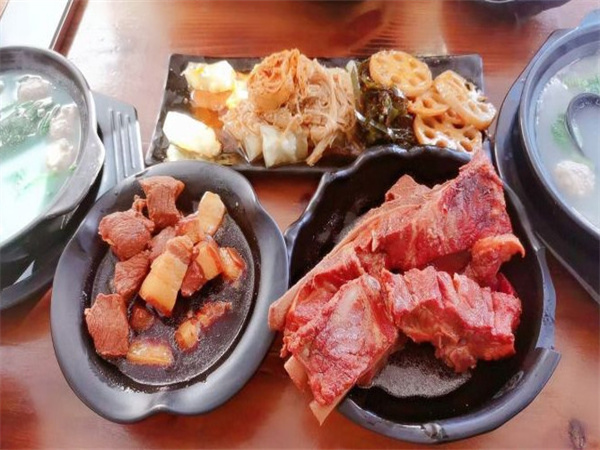 香满坛砂锅坛肉馆加盟费用