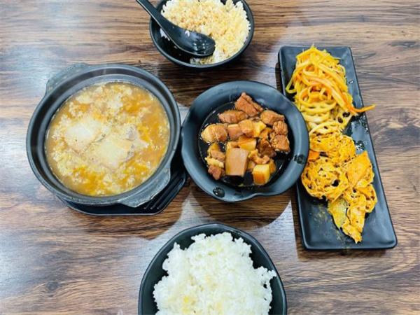香满坛砂锅坛肉馆加盟费用