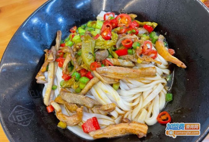渝哥大嘴巴砂锅麻辣烫加盟费用