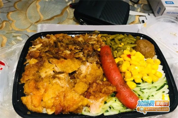魔盒烤肉饭·脆皮鸡饭加盟费用