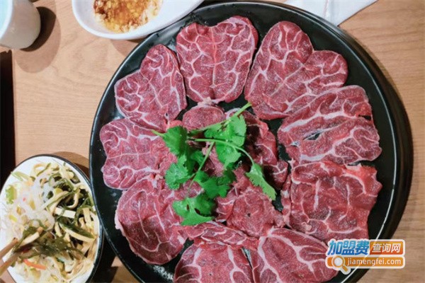 就八桌牛排火锅加盟费用