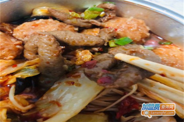 左耳知现烤焖汁饭加盟费用