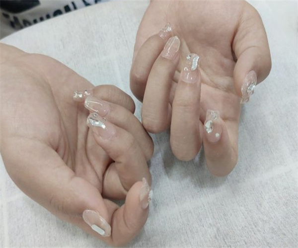 ugirl有个美甲加盟费用