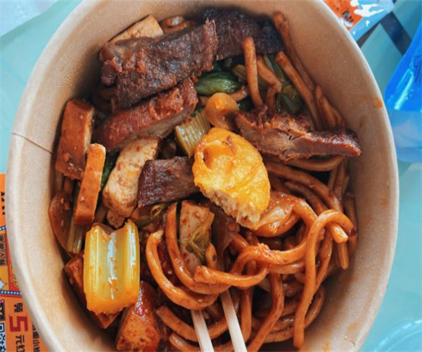 焖大师香锅焖面焖饭加盟费用