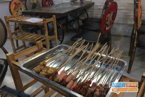 红小牛串串香火锅加盟费