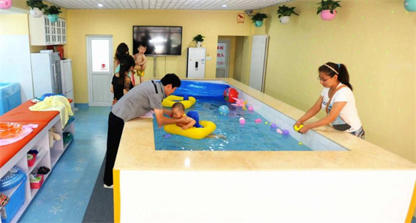 上海婴儿游泳馆加盟费用