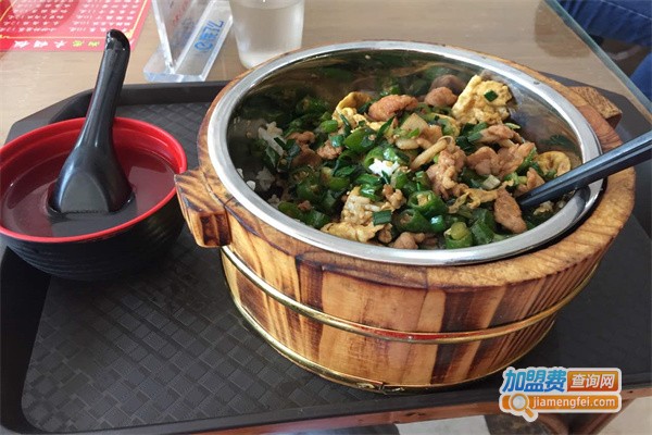 一碗香木桶饭加盟费