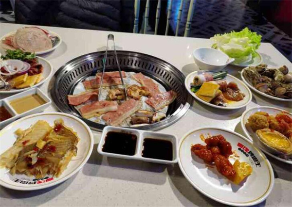 牛饱饱自助烧烤加盟费