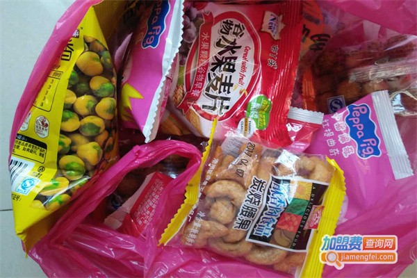 嘴友零食加盟费