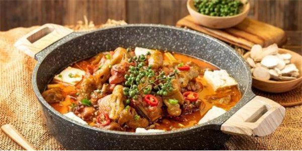 豆小涮:藤椒豆花鸡,一口咬下,满口麻辣鲜香!