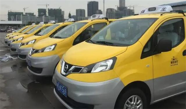 在上海开出租车需要什么条件？