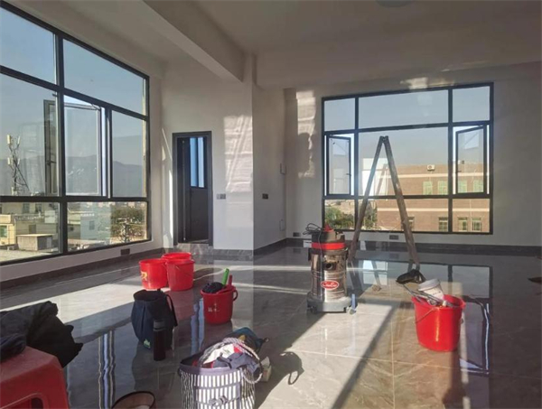 上海开荒保洁多少钱一个平方？