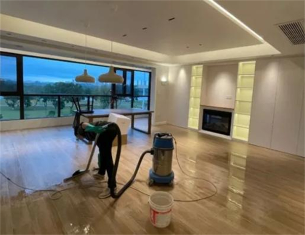 上海开荒保洁多少钱一个平方?