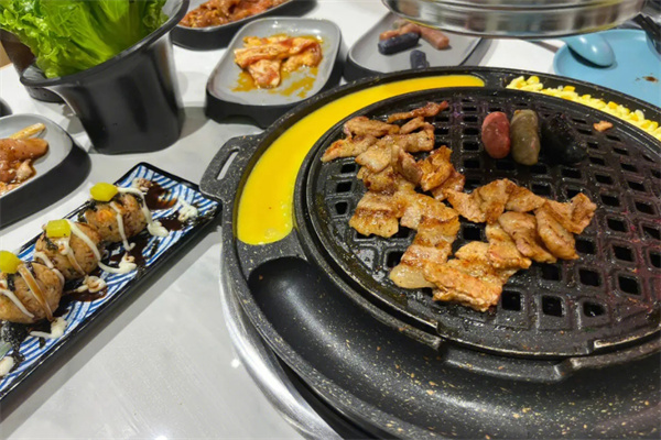 泰小古烤肉火锅加盟费