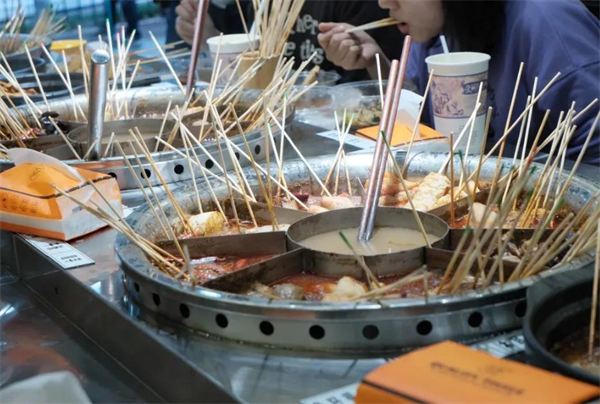 等凳灯麻辣烫加盟加盟费用