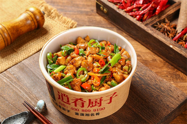 逍肴厨子木桶饭加盟加盟费用