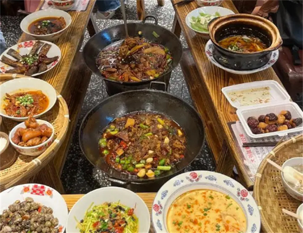周哈星炉边菜加盟加盟费用