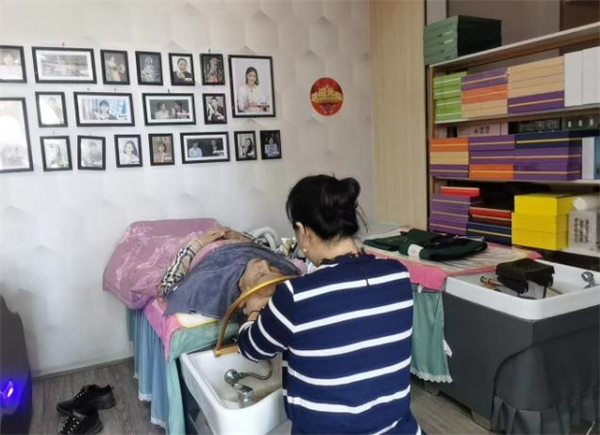 十二草集养发坊加盟费用