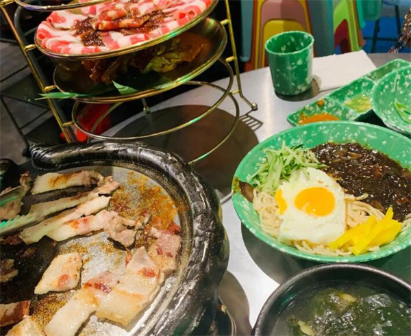 双门洞的夏天韩国烤肉加盟加盟费用