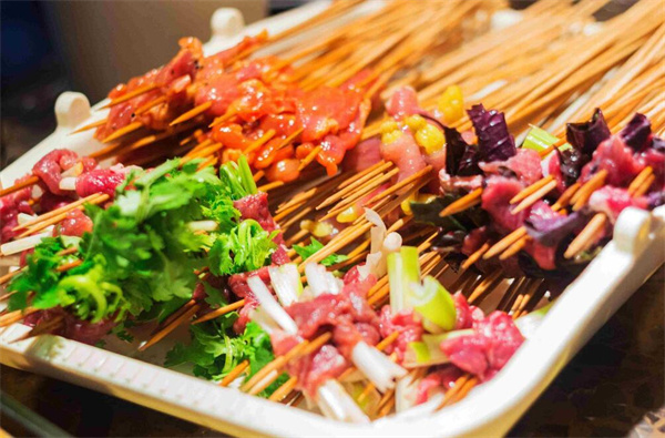 牛很忙串串香加盟加盟费用