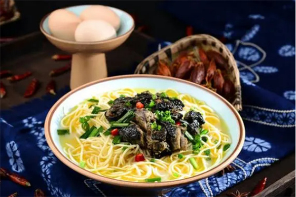 莉姐家馄饨和乌鸡米线加盟加盟费用