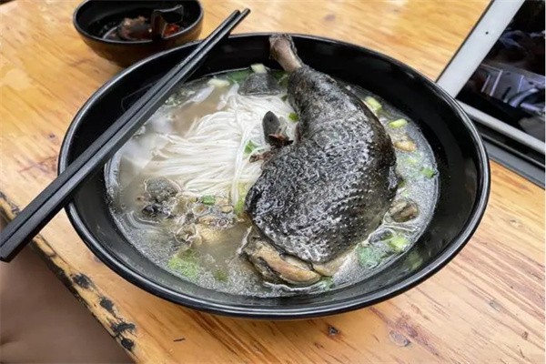 莉姐家馄饨和乌鸡米线加盟加盟费用