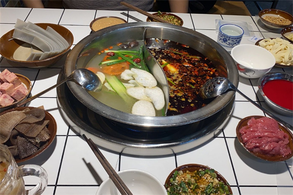 芈重山火锅加盟加盟费用