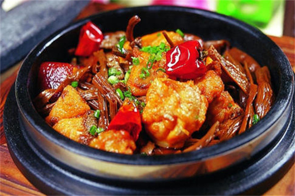 吉小安石锅鸡米饭加盟加盟费用