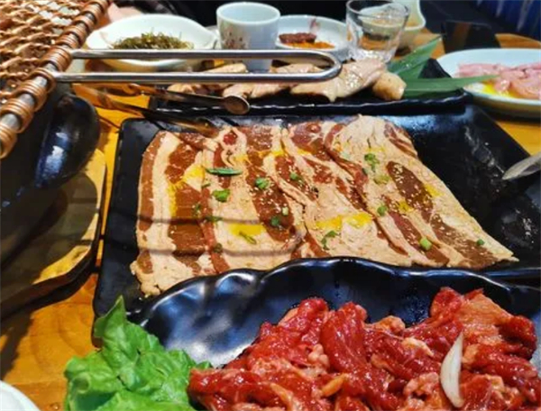 小牛家东北烤肉加盟加盟费用