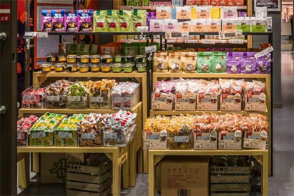 嘻嘻零食加盟加盟费用
