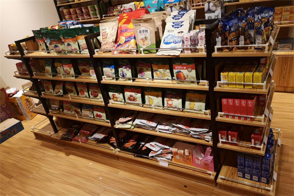 嘻嘻零食加盟加盟费用