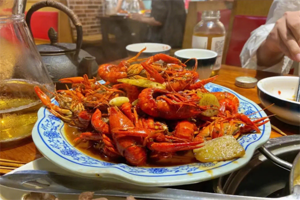 沪九哥龙虾烧烤羊蝎子加盟加盟费用