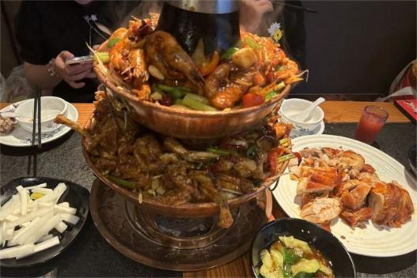 老城西炭火蛙锅加盟加盟费用
