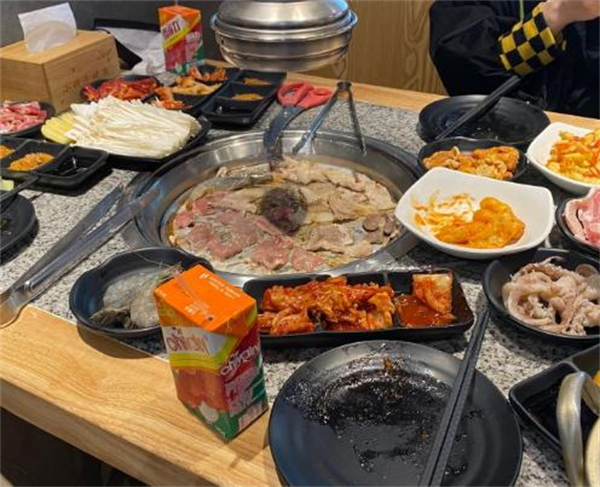 本家小顽牛自助烤肉加盟加盟费用