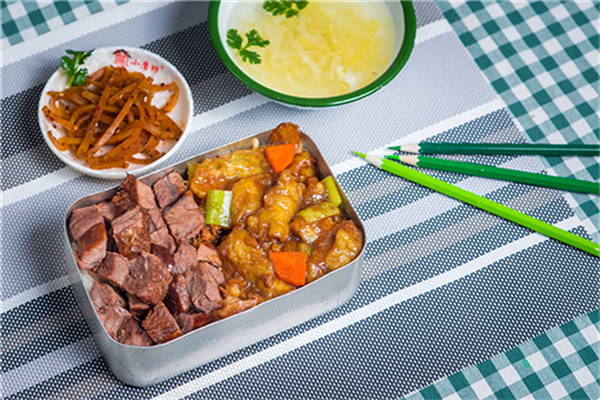8090老饭盒加盟加盟费用