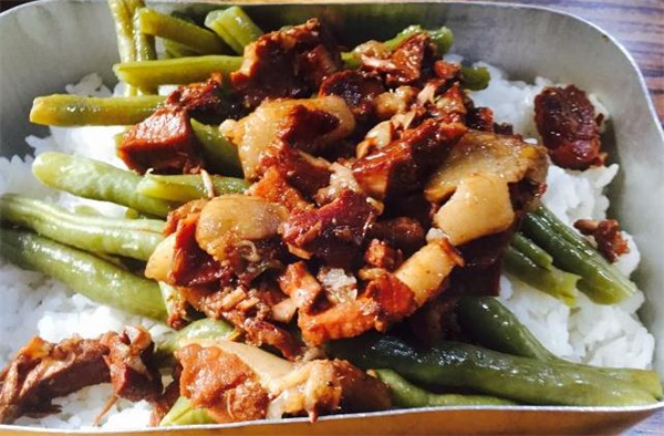 东北老饭盒加盟加盟费用