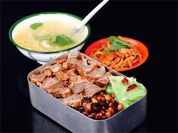 东北老饭盒加盟加盟费用