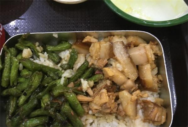 1983老饭盒加盟加盟费用