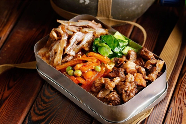 东北精炒老饭盒加盟加盟费用