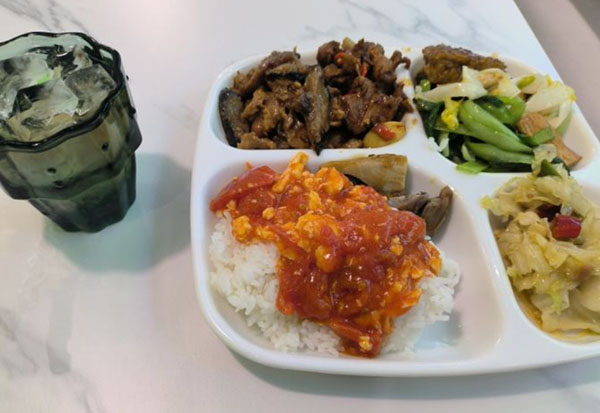 麦菜先生自助餐加盟加盟费用