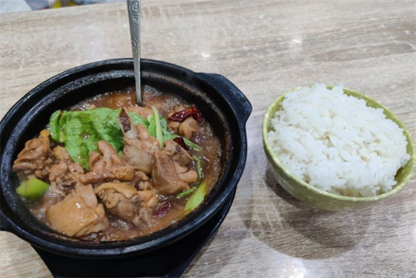 速味居黄焖鸡加盟加盟费用