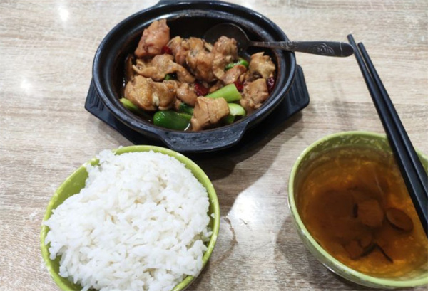 速味居黄焖鸡加盟加盟费用