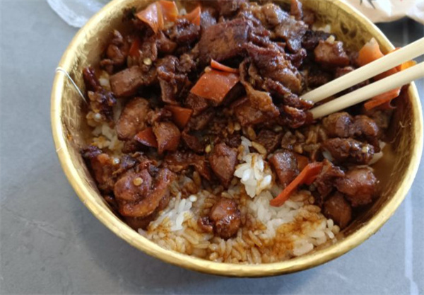状元三杯鸡盖码饭加盟加盟费用