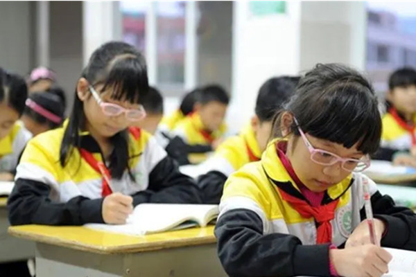 眼依视视力矫正中心加盟加盟费用